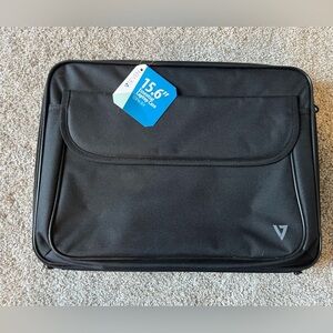 15.6” Essential Laptop Case